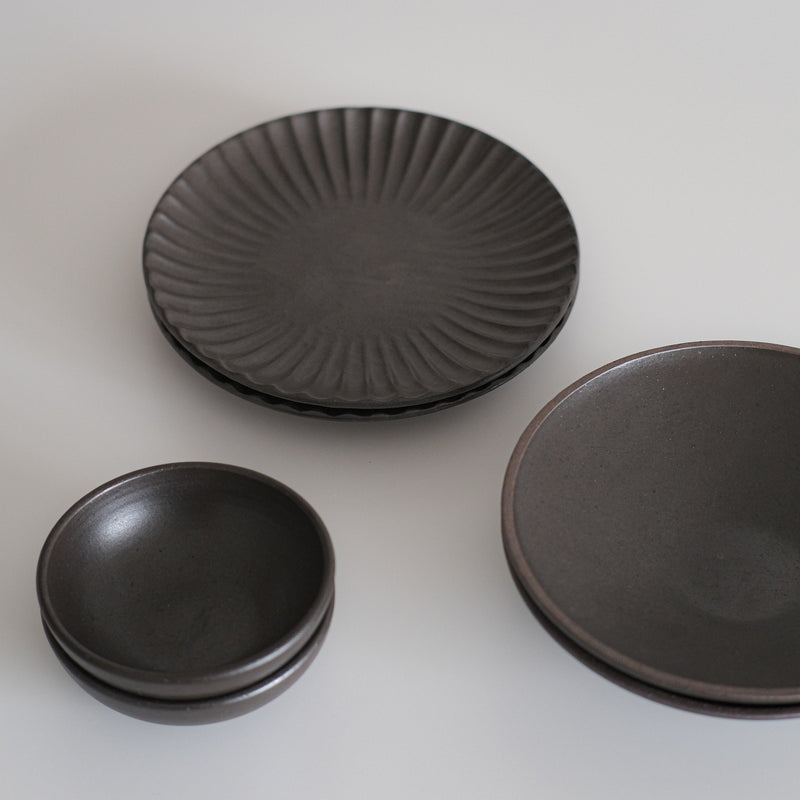 Metallic Matte Black Scallop Side Plate