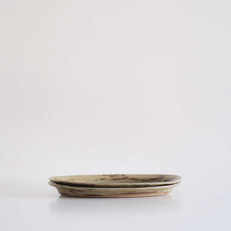Burnt Pistachio Handbrushed Oval Rim Plate