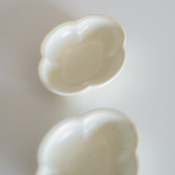 Speckled Bavarian Cream Cloud Shaped Saucer