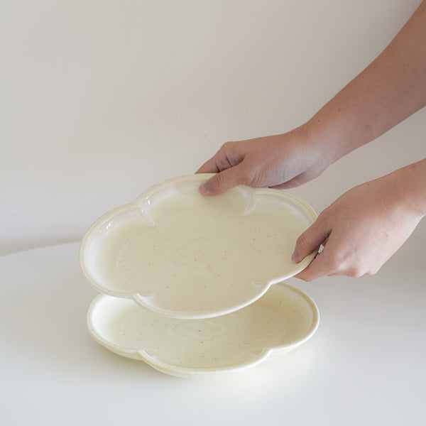 Speckled Bavarian Cream Cloud Shaped Side Plate