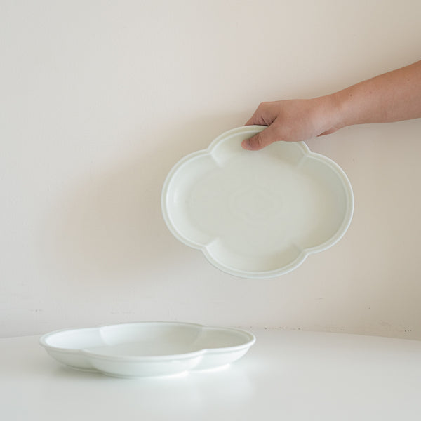 Frost White Cloud Shaped Side Plate
