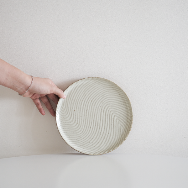 Speckled White Swirl Flat Side Plate (8")