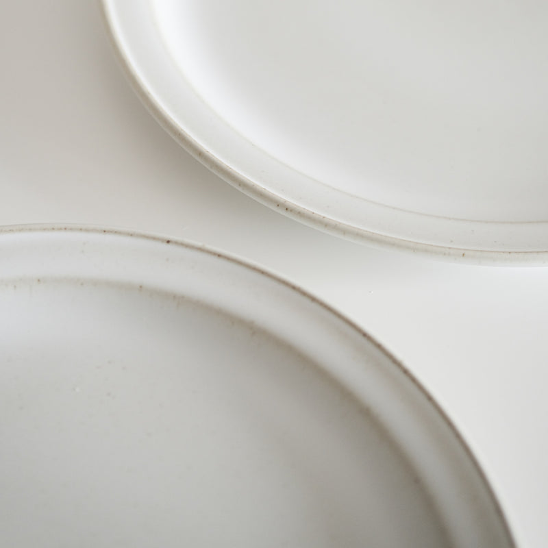 Speckled White Wide Rim Base Dinner Steak Plate